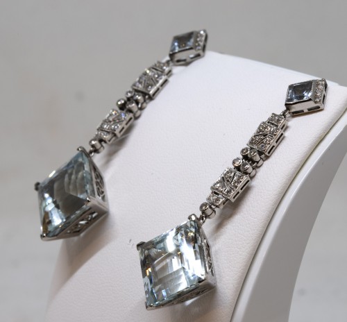 Pair of platinum art-deco ear pendants set with small diamonds aquamaries - Antique Jewellery Style Art Déco