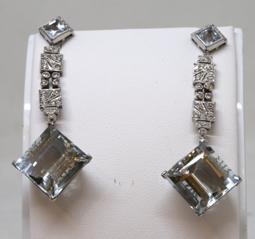 Antique Jewellery  - Pair of platinum art-deco ear pendants set with small diamonds aquamaries