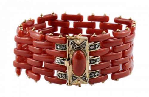 Coral bracelet