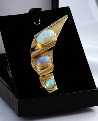 20th century - Brooch in Gold opal and diamonds