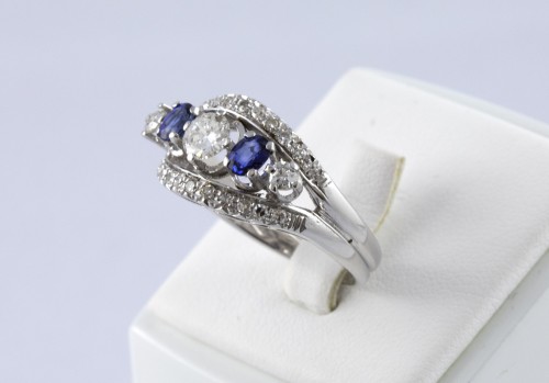 Antique Jewellery  - Ring in Gold, diamonds and sapphire