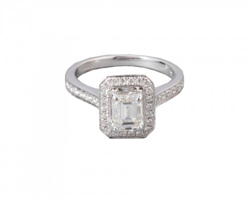 Bague en or blanc 18k sertie d’un diamant