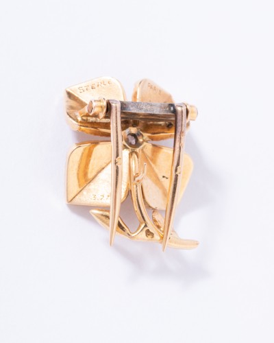 Broche en or figurant un trèfle à 4 feuilles Circa 1950/1960 - Bijouterie, Joaillerie Style Années 50-60