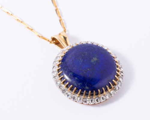 18k gold pendant set in its center with a lapis lazuli and surrounded by sm - Antique Jewellery Style Art nouveau