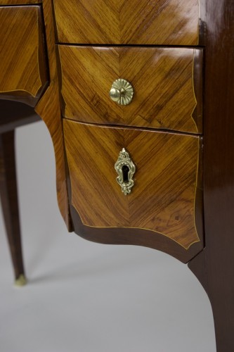 Parisian Poudreuse of the Transitional Period, ca. 1770 - Furniture Style Transition