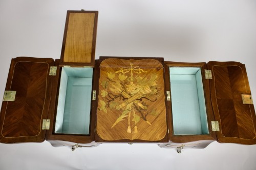 Antiquités - Parisian Poudreuse of the Transitional Period, ca. 1770
