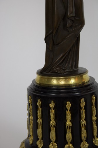 Pair of French Seven-Light Gilt Bronze Candelabra "Aux Canephores" - Lighting Style Louis-Philippe