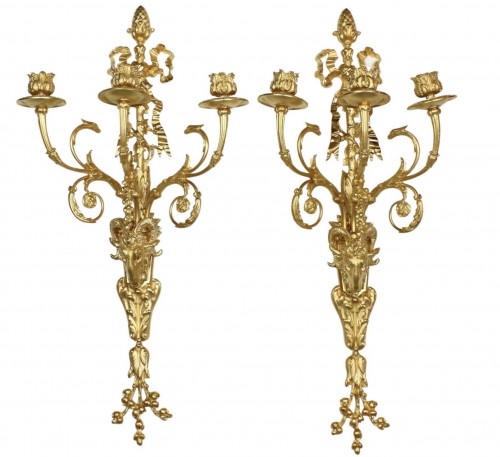 Paire d'appliques de style Louis XVI en bronze doré, XIXe siècle
