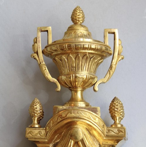 Antiquités - Grand cartel d'applique Louis XVI en bronze doré