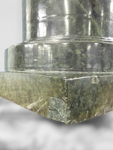 Antiquités - Monumental carved green serpentine Warwick Vase, 19th century