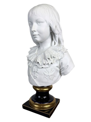 Buste en biscuit de porcelaine du dauphin Louis XVII d'après Augustin Pajou