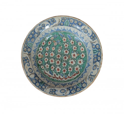 Iznik dish decorated with branches of prunus, late 16th or early 17th centu