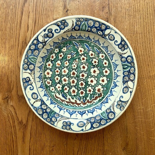 Iznik dish decorated with branches of prunus, late 16th or early 17th century - 