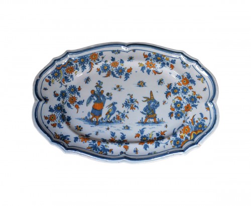 Oblong Alcora earthenware dish with figures, marked G, circa 1735-1750
