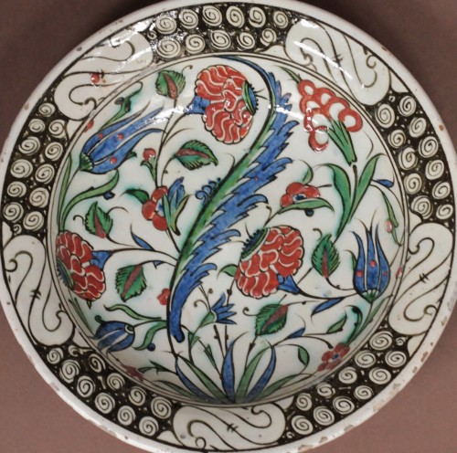 Iznik siliceous ceramic dish with saz palm, 17th century - Porcelain & Faience Style 