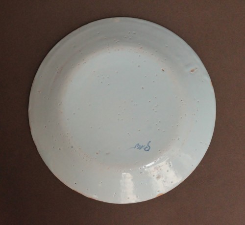 Rouen earthenware plate decorated with blue and red mantling - Porcelain & Faience Style 