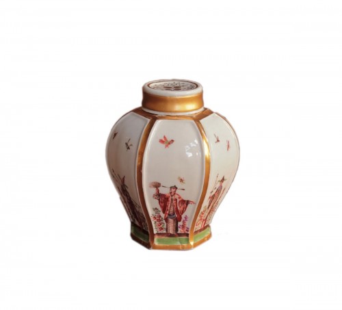 Meissen porcelain hexagonal tea box, circa 1723-24