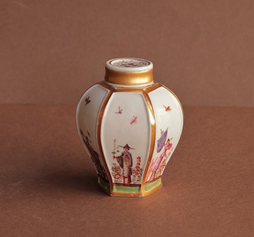 Meissen porcelain hexagonal tea box, circa 1723-24 - Porcelain & Faience Style 