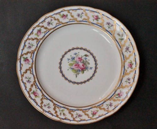 Partie de service en porcelaine de Sèvres vers 1785 - 