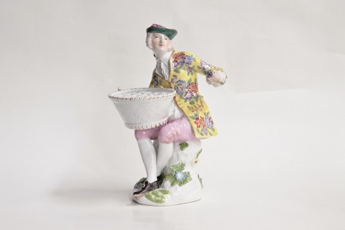 Antiquités - Paire de statuettes Meissen représentant un jardinier et une jardinière, 18e s.