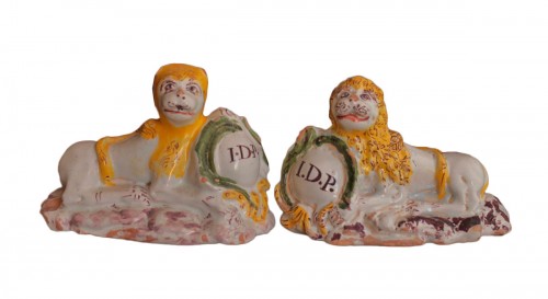 Pair of lions in La Rochelle faience, circa 1775