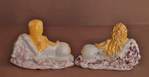 Louis XVI - Pair of lions in La Rochelle faience, circa 1775