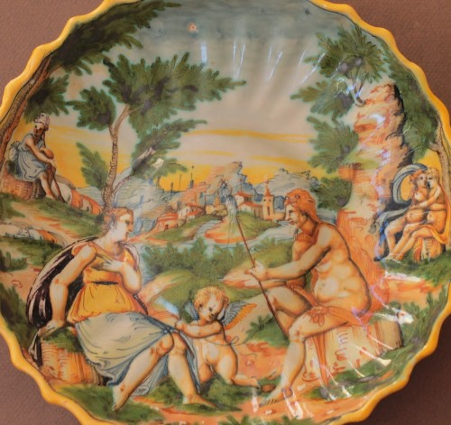 Crespina in Urbino majolica depicting Omphale and Hercules 16th century - Porcelain & Faience Style Renaissance