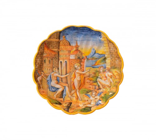 Crespina en majolique d'Urbino représentant Mars et Vénus XVIe siècle