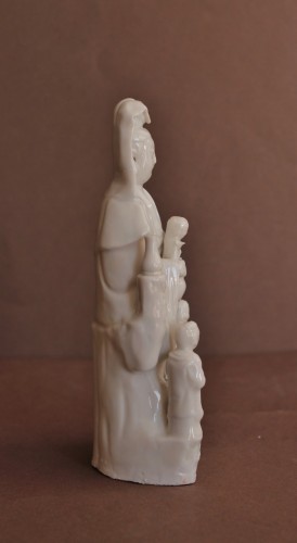 Guanyin statuette in monochrome enameled Dehua porcelain Kangxi period - 