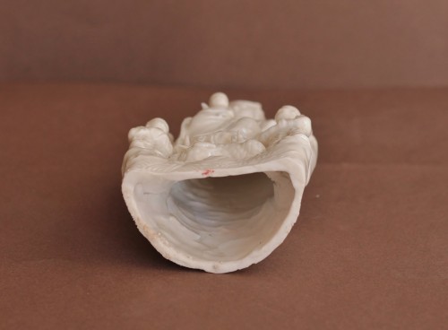 Guanyin en porcelaine de Chine dit "Blanc de Chine" de Dehua Période Kangxi - Louis XIV
