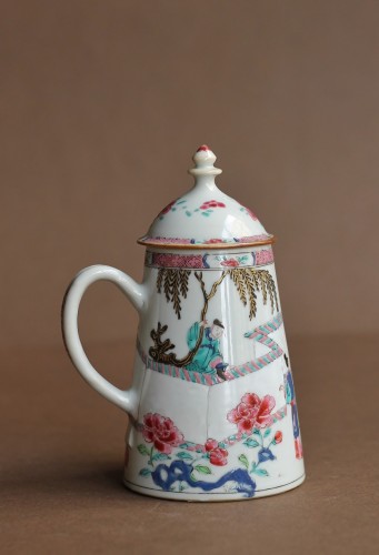 Verseuse en porcelaine de Chine, époque Qianlong, XVIIIe siècle - Céramiques, Porcelaines Style Louis XV