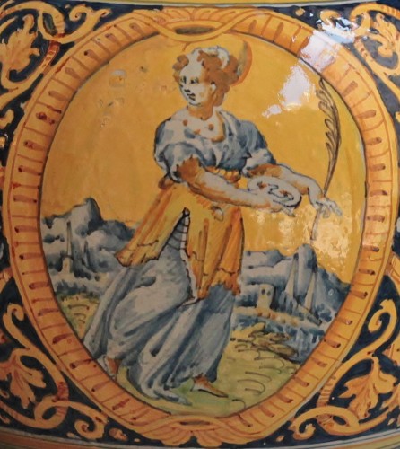 Antiquités - Two majolica vases from Faenza with &quot;a quartieri&quot; decoration and a saint. 1