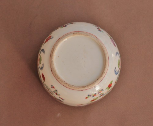 XVIIIe siècle - Pot couvert en porcelaine de Chine à décor Pompadour, XVIIIe siècle