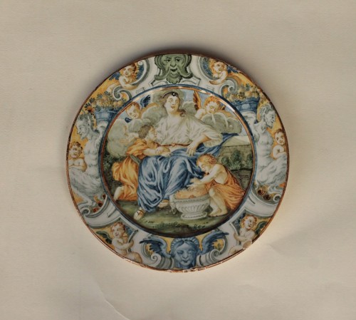 17th century - Castelli earthenware plate depicting Charity, Gentili workshop c. 1685-95