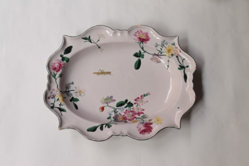 Deux plats en faïence de Marseille, Veuve Perrin, XVIIIe siècle. - Céramiques, Porcelaines Style Louis XV