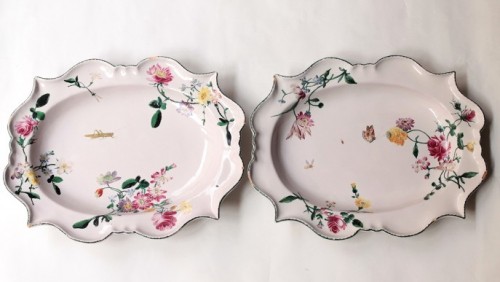 Antiquités - Deux plats en faïence de Marseille, Veuve Perrin, XVIIIe siècle.