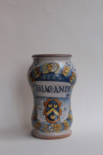 <= 16th century - Derutas majolica Albarello
