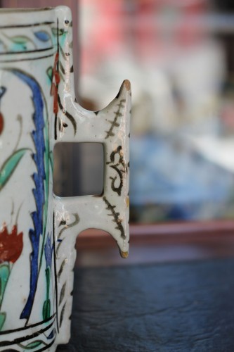 Porcelain & Faience  - Iznik ceramic jug, 17th century