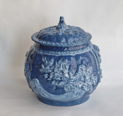 Porcelain & Faience  - Covered pot in Nevers earthenware with blue background and relief decoration