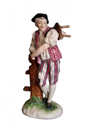 Statuette en faïence de Niderviller, le rétameur ou le cireur, XVIIIe siècle.