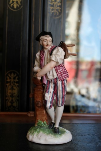 Niderviller earthenware statuette, the tinker or the shoeshine boy, 18th century - Porcelain & Faience Style Louis XVI