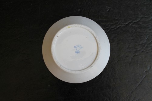 Tasse litron 3e grandeur en porcelaine tendre de Sèvres, XVIIIe siècle - Louis XV