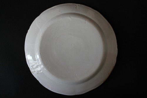 Plat à la girafe en faïence des Islettes - Bois d'Epense, vers 1827 - JM Béalu & Fils