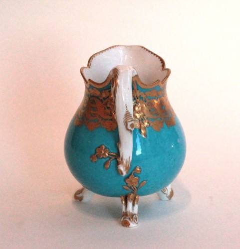 Céramiques, Porcelaines  - Pot à lait tripode en porcelaine tendre de Sèvres, vers 1775