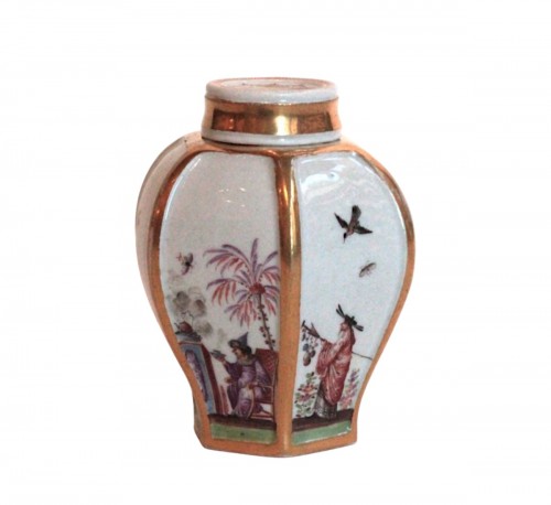 Meissen porcelain tea caddy, circa 1725-30,