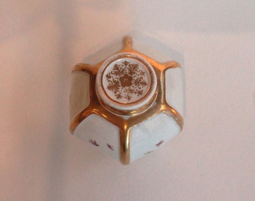 18th century - Meissen porcelain tea caddy, circa 1725-30,