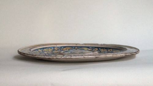 <= 16th century - Deruta (Italy) majolica ewer or navel dish, circa 1525-1535