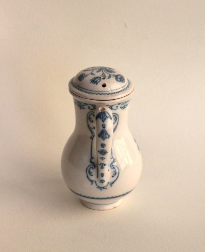 Petite verseuse couverte en faïence de Moustiers, manufacture de Clérissy 18e siècle - Louis XIV