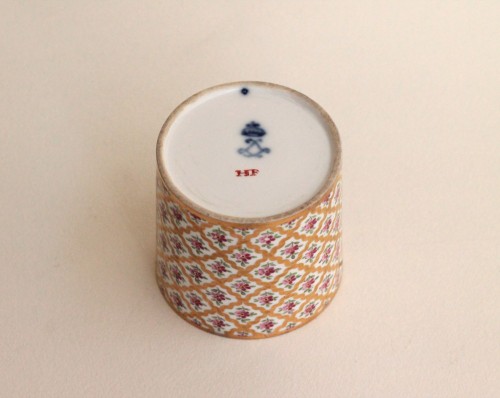Gobelet litron en porcelaine de Sèvres vers 1775 - JM Béalu & Fils