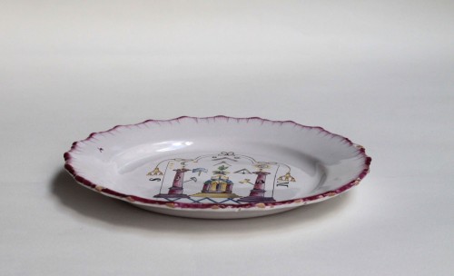 Assiette en faïence des Islettes à décor maçonnique, début du XIXe siècle - JM Béalu & Fils